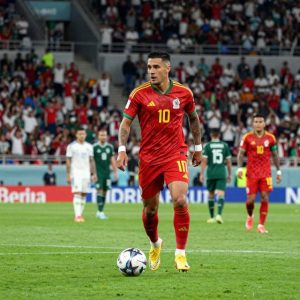Azteca Rực Lửa: Anh Hạ Mexico 10 Người, Mỹ Vất Vả Đi Tiếp